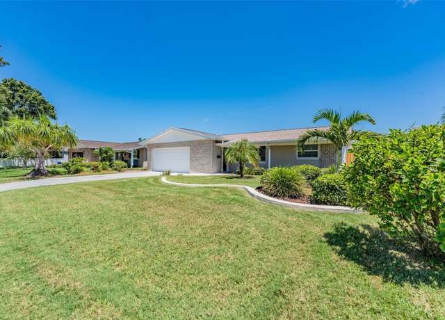Property at 13483 87th Ave, Seminole, FL 33776, 2 beds, 2 baths