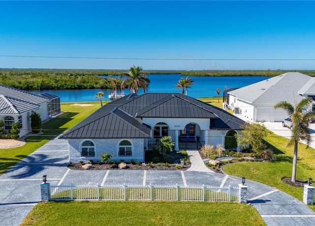 Property at 5117 Collingswood Blvd, Port Charlotte, FL 33948, 4 beds, 3.5 baths