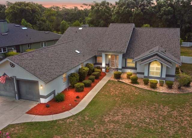 Property at 105 Douglas St, Homosassa, FL 34446, 4 beds, 3 baths