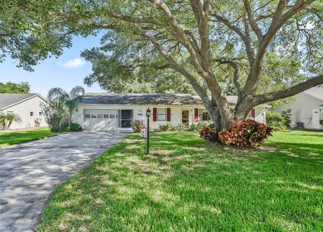 Property at 2401 Greenlaw Ct, Leesburg, FL 34788, 2 beds, 2 baths