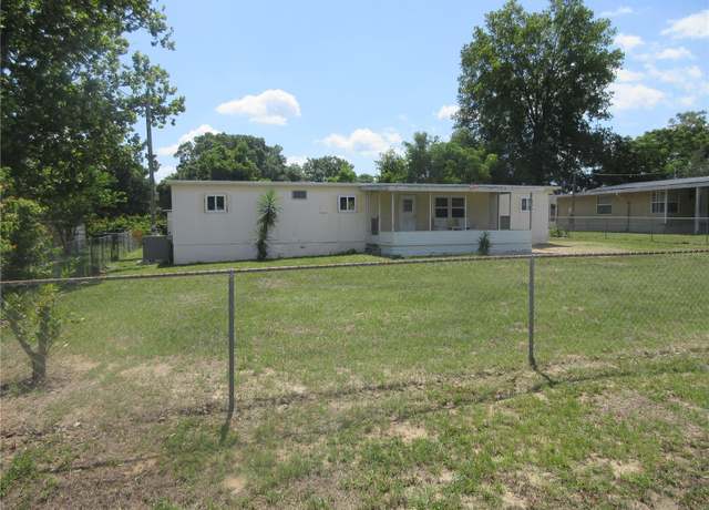 Property at 3725 SE 174th Ct, Ocklawaha, FL 32179, 2 beds, 2 baths
