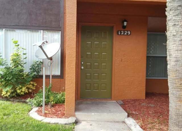Property at 1229 Sago Palm Blvd #1229, Kissimmee, FL 34741, 2 beds, 2 baths