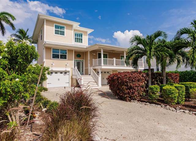 Property at 210 Lakeview Dr, Anna Maria, FL 34216, 3 beds, 3 baths