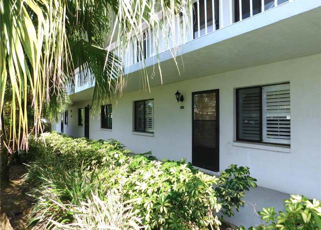 Property at 111 Lakeview Pl, Oldsmar, FL 34677, 2 beds, 2 baths
