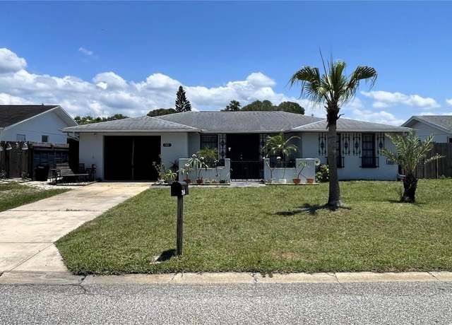 Property at 7534 Briarwood Dr, Port Richey, FL 34668, 2 beds, 2.5 baths