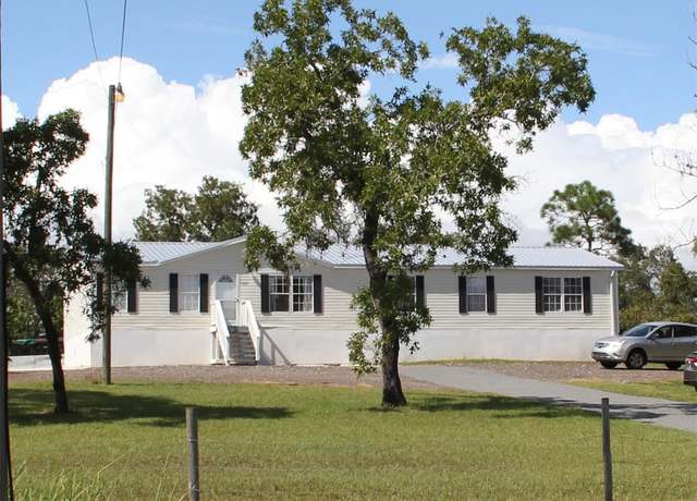 Property at 13127 Star Rd, Brooksville, FL 34613, 3 beds, 2 baths