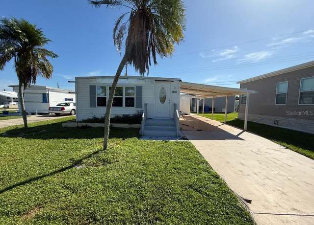Property at 223 Inner Dr E, Venice, FL 34285, 2 beds, 1.5 baths