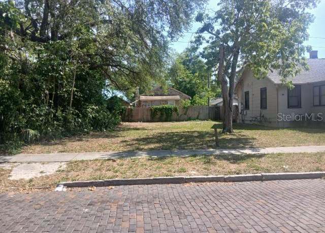 Property at 930 James Ave S, St Petersburg, FL 33705
