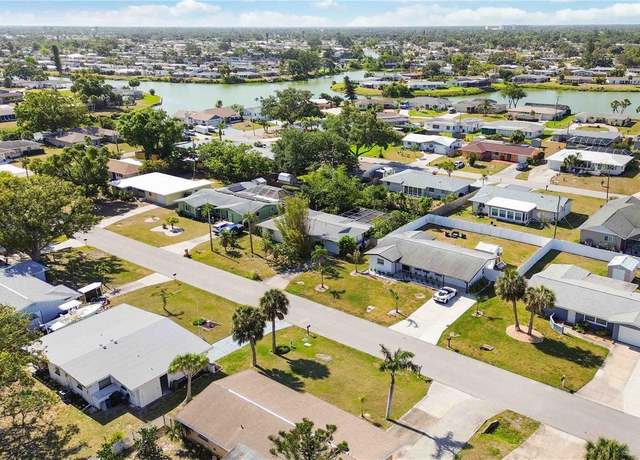 Property at 440 Redwood Rd, Venice, FL 34293, 2 beds, 2 baths