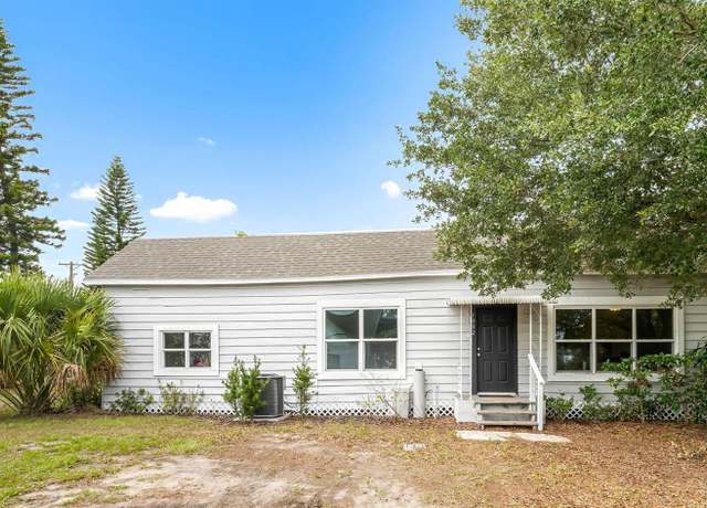Property at 1002 NE 1st St, Mulberry, FL 33860, 3 beds, 2 baths