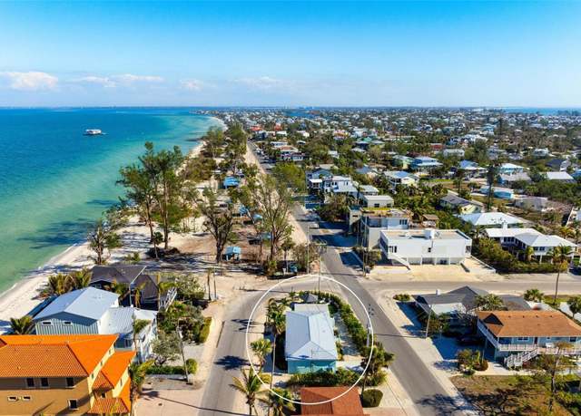 Property at 912 N Shore Dr, Anna Maria, FL 34216, 2 beds, 2 baths