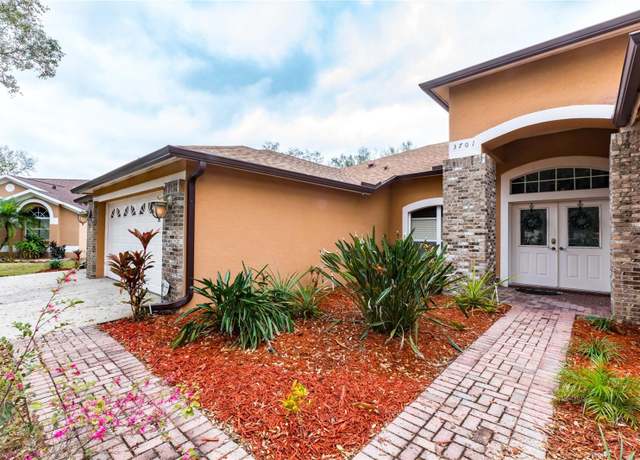 Property at 3701 Barnhouse Pl, Valrico, FL 33596, 4 beds, 3 baths