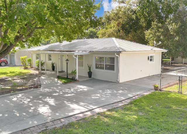 Property at 320 Pennsylvania Ave, Winter Garden, FL 34787, 4 beds, 2 baths