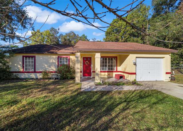 Property at 39 Oak Pass Loop, Ocala, FL 34472, 3 beds, 2 baths