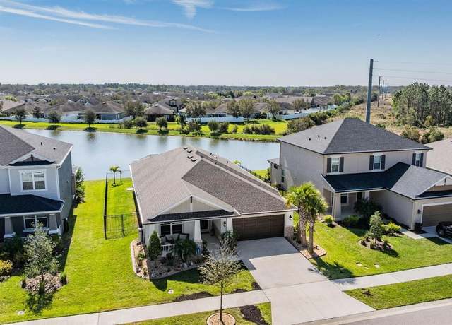 Property at 33899 Astoria Cir, Wesley Chapel, FL 33545, 3 beds, 2 baths