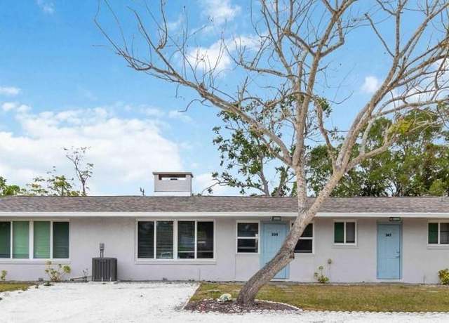 Property at 339 Suwanee Ave, Sarasota, FL 34243, 3 beds, 2 baths