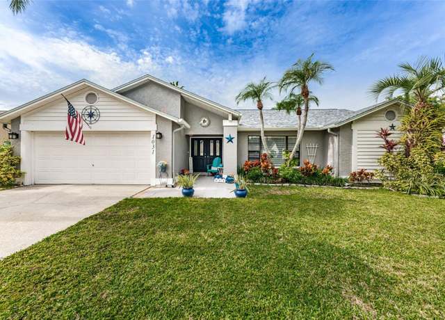 Property at 1031 Ridge View Ln, Palm Harbor, FL 34683, 3 beds, 2 baths