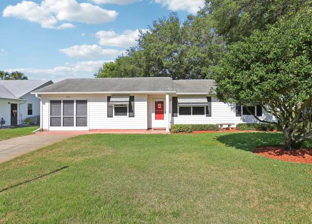 Property at 915 Sutherland Ct, Leesburg, FL 34788, 2 beds, 2 baths