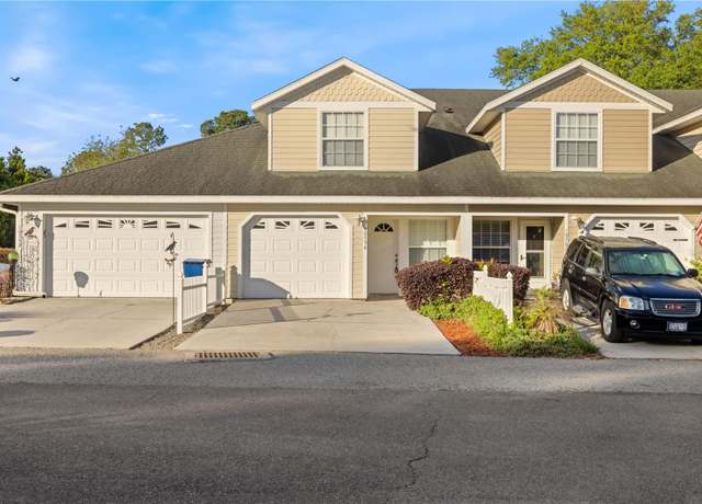 Property at 10756 NW 65th Way, Alachua, FL 32615, 2 beds, 2.5 baths