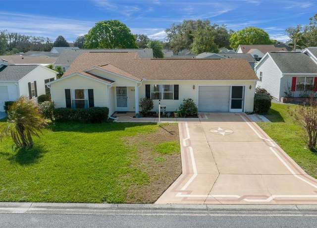 Property at 912 Chula Ct, Lady Lake, FL 32159, 2 beds, 2 baths