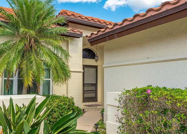 Property at 4909 Clubview Ct E, Bradenton, FL 34203, 2 beds, 2 baths