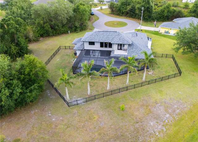 Property at 384 Viedma St, Punta Gorda, FL 33983, 5 beds, 4 baths