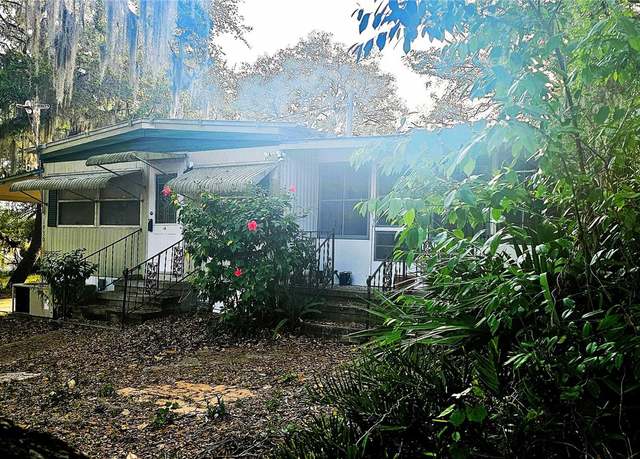 Property at 1930 SE 188th Ct, Silver Springs, FL 34488, 2 beds, 1 bath