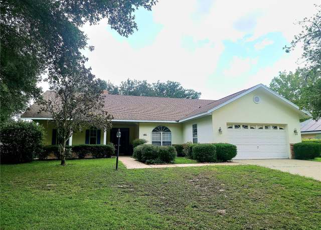 Property at 95 Hickory Loop, Ocala, FL 34472, 3 beds, 2 baths