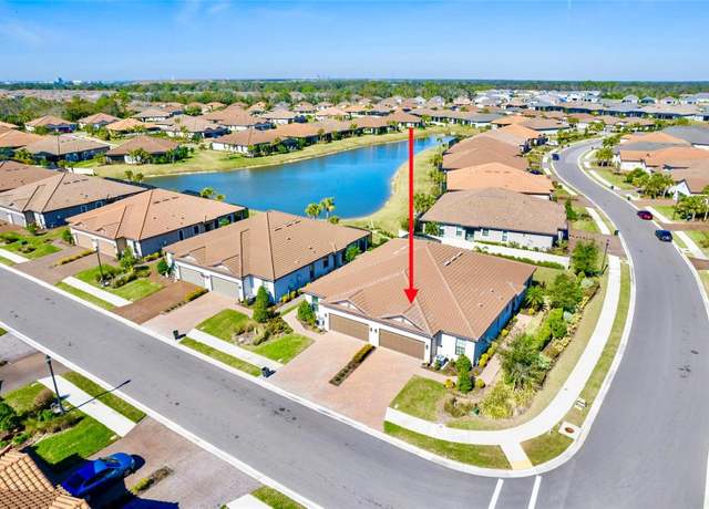 Property at 5426 Rushmere Ct, Palmetto, FL 34221, 2 beds, 2.5 baths