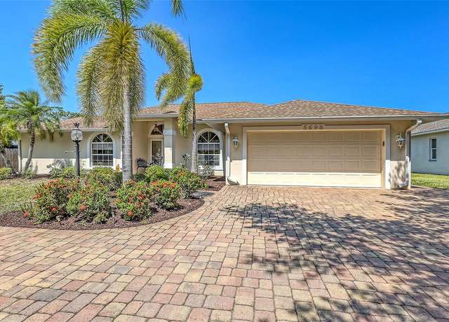 Property at 5698 Country Walk Ln, Sarasota, FL 34233, 4 beds, 2 baths