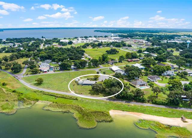 Property at 405 W 4th Ct, Frostproof, FL 33843, 3 beds, 3 baths