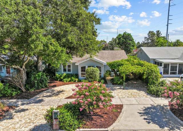 Property at 546 Orangewood Dr, Dunedin, FL 34698, 3 beds, 2 baths