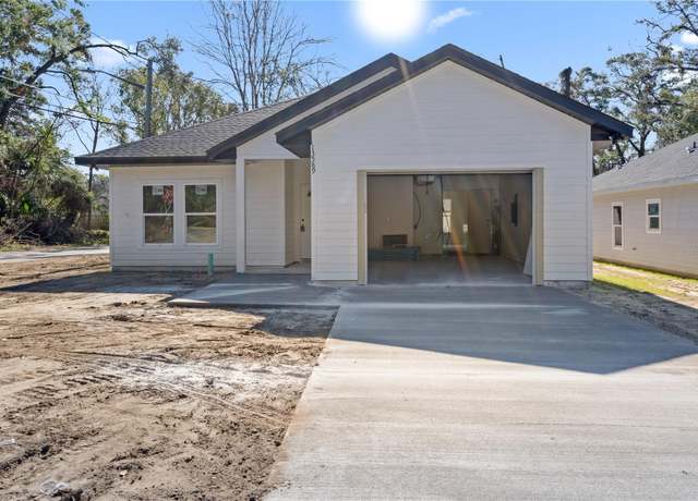 Property at 13589 NW 151st Pl, Alachua, FL 32615, 3 beds, 2 baths