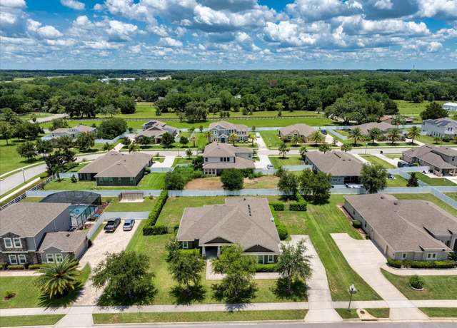 Property at 2781 Sand Oak Loop, Apopka, FL 32712, 4 beds, 2.5 baths