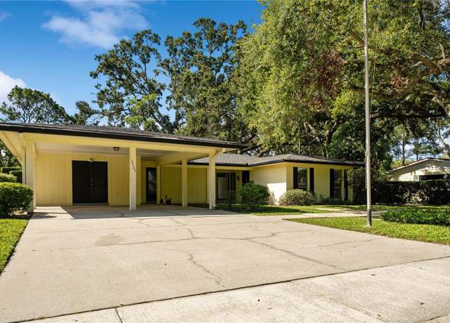 Property at 10403 Lake Carroll Way, Tampa, FL 33618, 4 beds, 2 baths