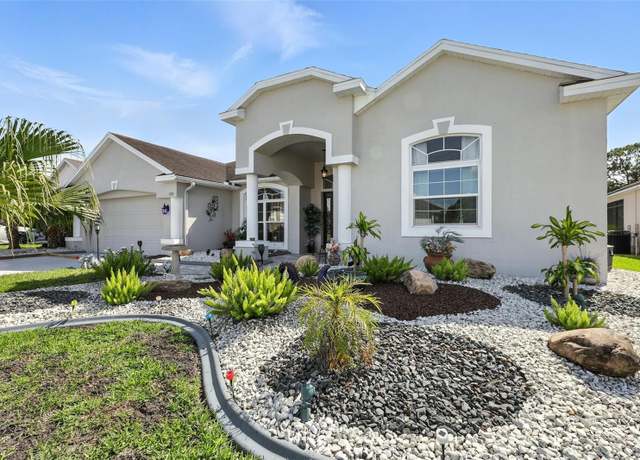 Property at 325 Prestwick Dr, Davenport, FL 33897, 4 beds, 3 baths