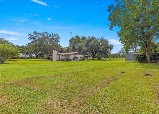 Property at 1000 SE 155th St, Summerfield, FL 34491, 3 beds, 2 baths