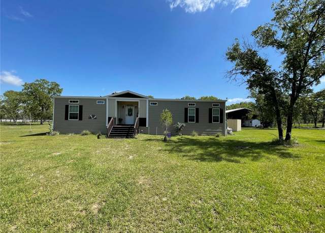 Property at 12611 SE 21st Pl, Morriston, FL 32668, 3 beds, 2 baths