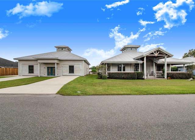 Property at 29 Turtle Ln, Haines City, FL 33844, 3 beds, 2 baths