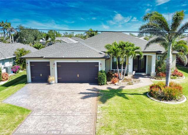 Property at 35 Medalist Rd, Rotonda West, FL 33947, 3 beds, 2.5 baths