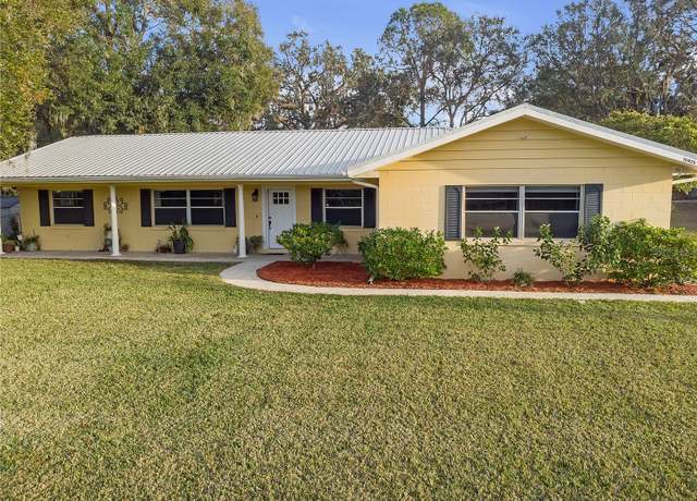 Property at 10406 Lakeshore Dr, Clermont, FL 34711, 4 beds, 3 baths