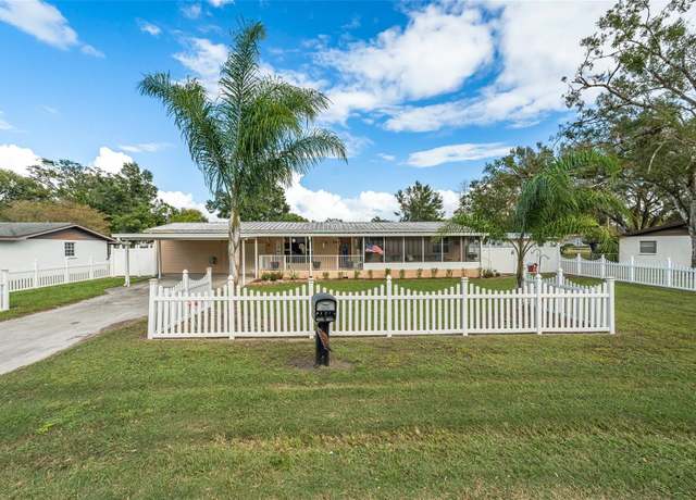 Property at 7138 Fort King Rd, Zephyrhills, FL 33541, 5 beds, 3 baths