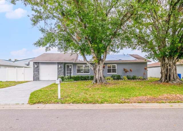 Property at 7111 13th St E, Sarasota, FL 34243, 3 beds, 2 baths
