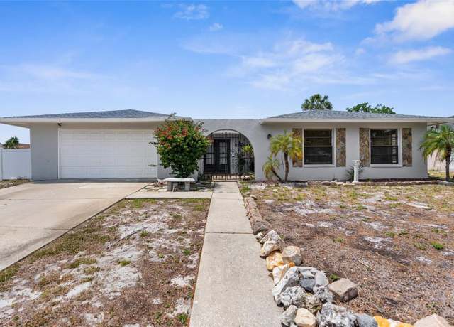 Property at 10119 Briar Cir, Hudson, FL 34667, 3 beds, 2 baths