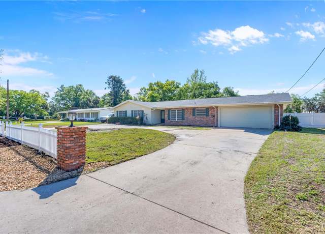 Property at 980 Oleander Dr SE, Winter Haven, FL 33880, 3 beds, 2.5 baths