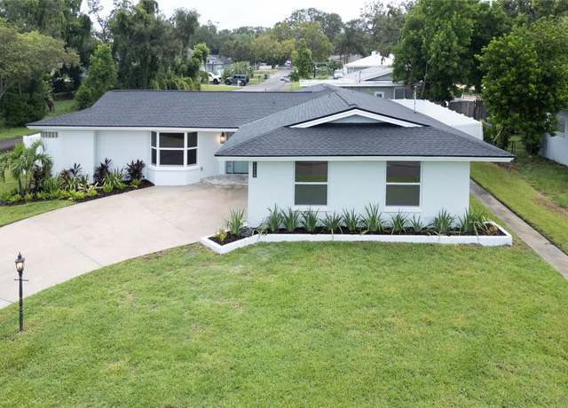 Property at 11119 Cherokee Dr, St Petersburg, FL 33708, 4 beds, 2 baths