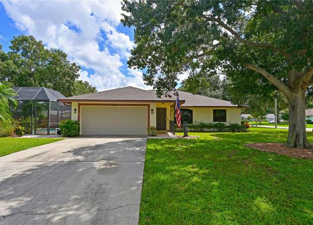 Property at 6933 9th Ct E, Sarasota, FL 34243, 3 beds, 2 baths