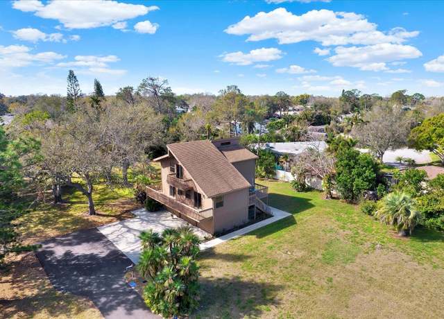 Property at 9222 134th St, Seminole, FL 33776, 3 beds, 3.5 baths