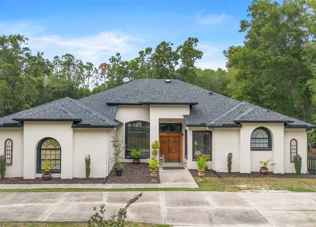 Property at 940 Glenwood Rd, Deland, FL 32720, 4 beds, 2.5 baths