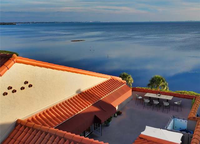 Property at 4557 Bay Club Dr, Bradenton, FL 34210, 2 beds, 2 baths